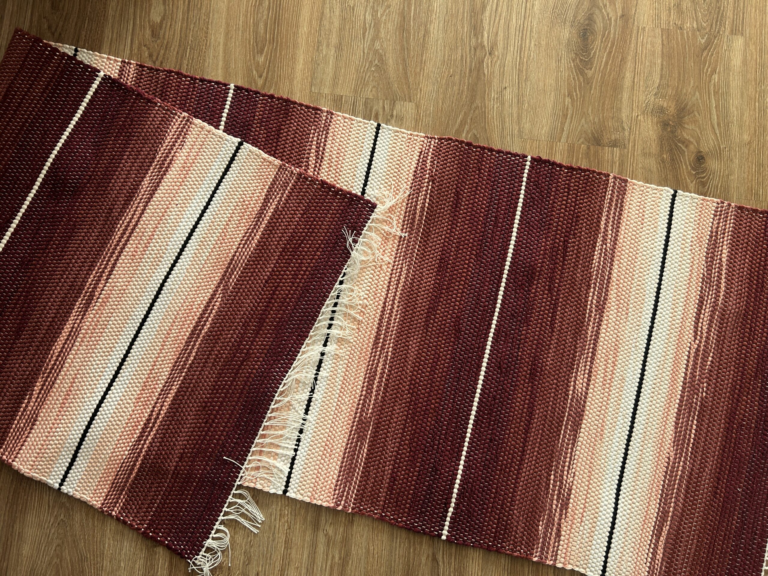 0,68 x 2,23 Tumepunane + lõheroosa südamikega