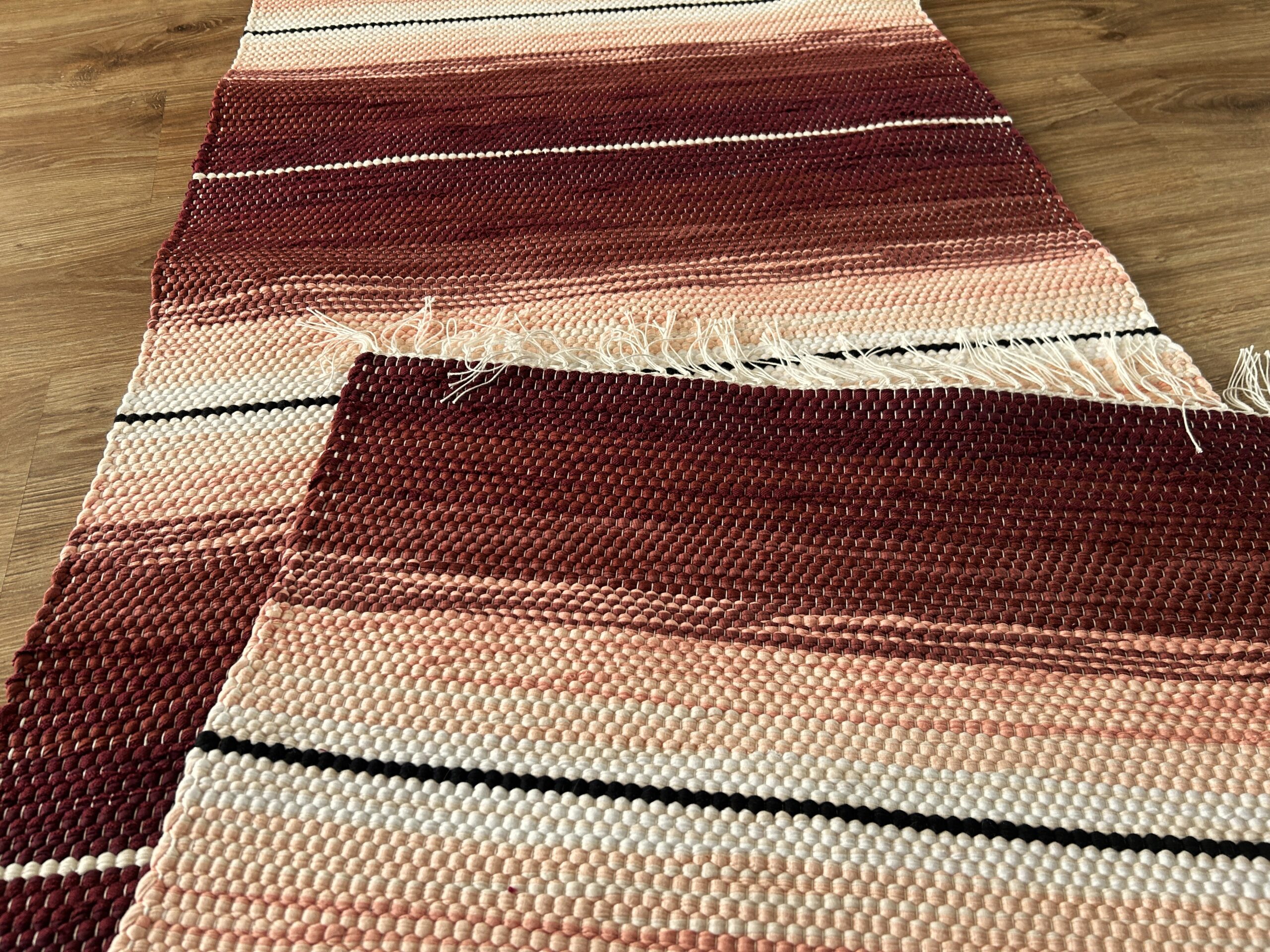 0,68 x 2,23 Tumepunane + lõheroosa südamikega - Image 2