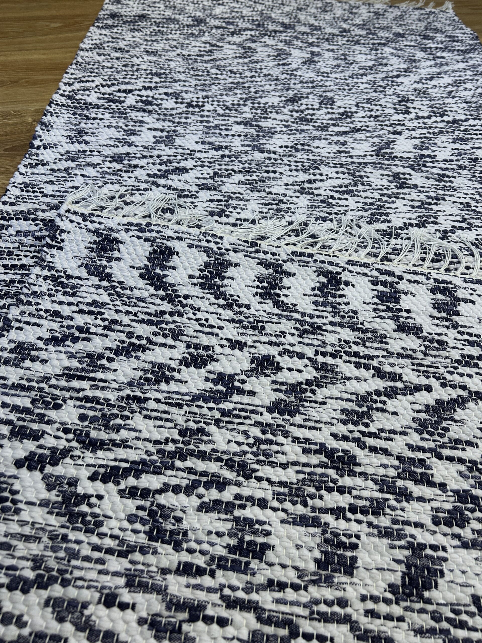 0,66 x 1,28 / 0,68 x 1,71 Tumesinise - valge - kirju - Image 2