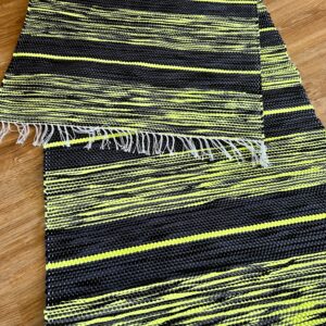 0,68 x 1,87 Must + hall + neoonkollane, triibuga